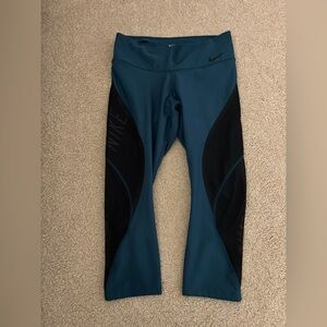 Nike Pants Womens Medium Blue Black Capri Compression Leggings Running Gym Yoga